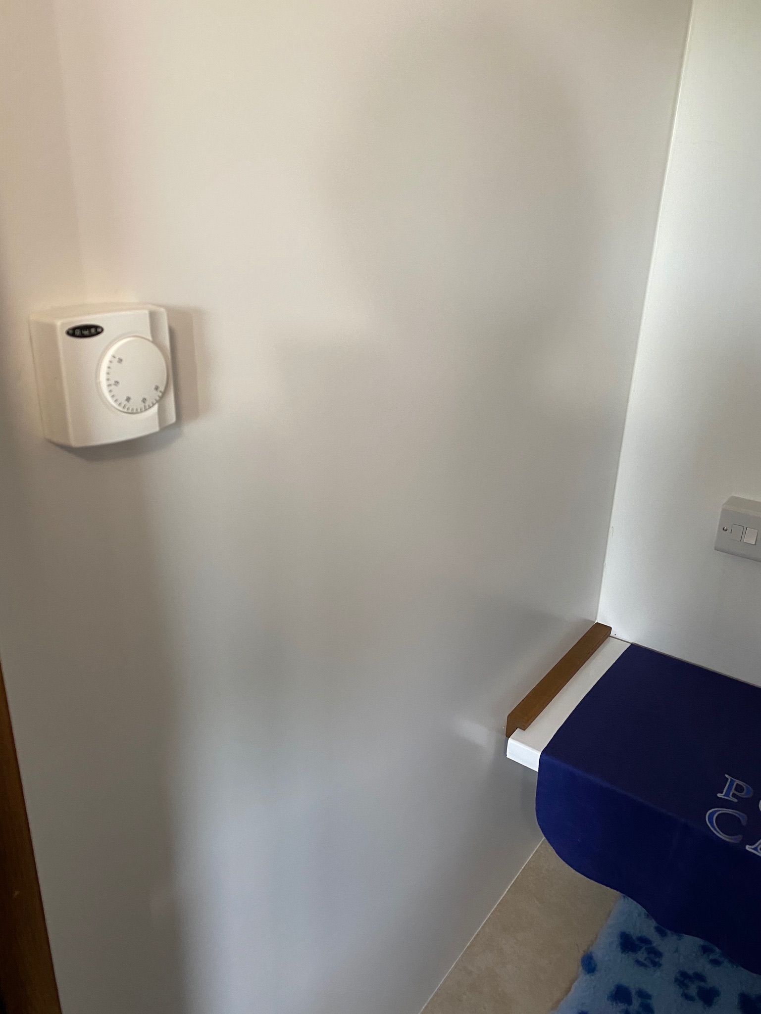  Thermostat for the fixed radiator 